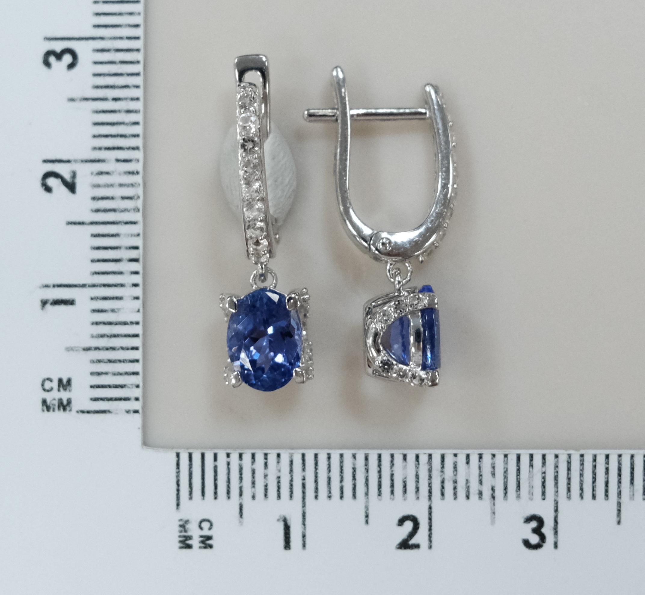 Серебряные серьги с танзанитами